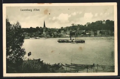 AK Lauenburg /Elbe, Stadtansicht mit Kirche und Elbe