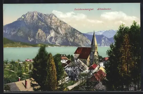 AK Altmünster / Salzkammergut, Ortsansicht mit Kirche und Bergmassiv