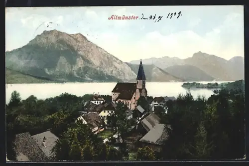 AK Altmünster, Ortsansicht mit Gewässer und Bergpanorama aus der Vogelschau
