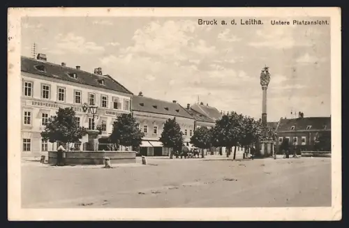 AK Bruck a. d. Leitha, Untere Platzansicht mit Sparkasse