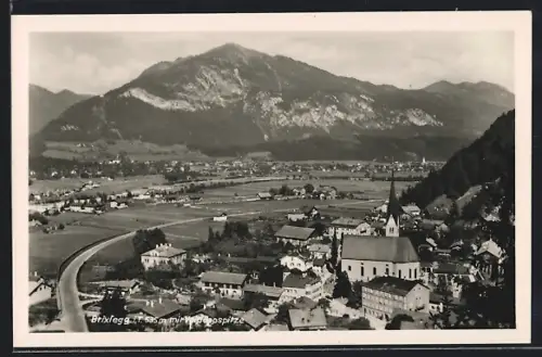 AK Brixlegg i. T., Totalansicht mit Bergspitze aus der Vogelschau