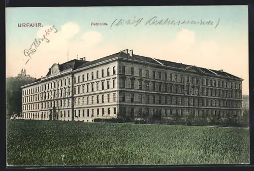 AK Urfahr, Petrinum, Ansicht von einem Feld aus