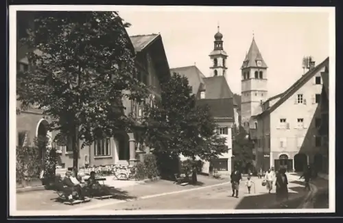 AK Kitzbühel, Hauptstrasse mit Anwohnern