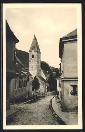 AK Spitz a. D., Strassenpartie mit Blick zur Pfarrkirche