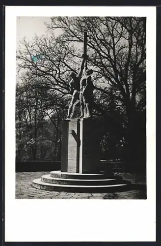 Foto-AK Coburg, Landsmannschafterdenkmal