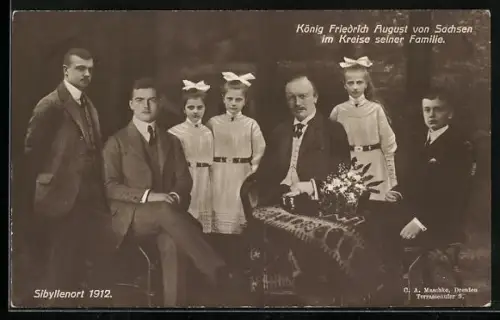 AK Sibyllenort, König Friedrich August von Sachsen im Kreise seiner Familie, 1912
