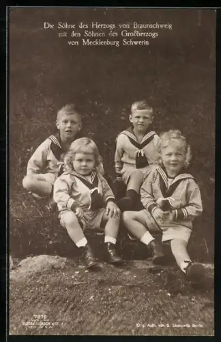 AK Die Söhne des Herzogs von Braunschweig mit den Söhnen des Herzogs von Mecklenburg-Schwerin