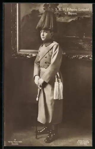AK Erbprinz Luitpold von Bayern in Uniform mit Mantel, 1918