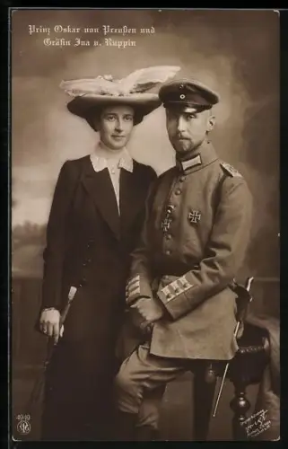 AK Prinz Oskar von Preussen in Uniform mit Eisernem Kreuz und Gräfin Ina von Ruppin mit grossem Hut