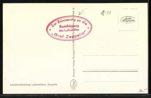 AK Friedrichshafen, Luftschiff Graf Zeppelin über dem Hafen