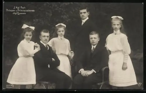 Foto-AK Walter Hahn, Nachfolger: Gruppenbild der Prinzen und Prinzessinnen von Sachsen