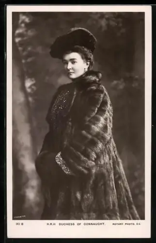 AK Duchess of Connaught, Portrait in Pelzkleid