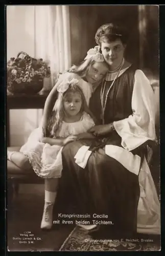 AK Kronprinzessin Cecilie und ihre zwei Töchter