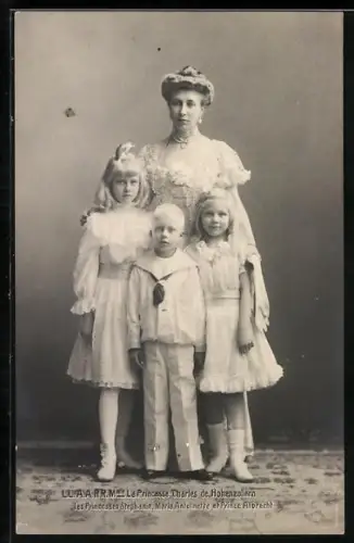 AK LL. AA. RR. Mme La Princesse Charles de Hohenzollern, Les Princesses Stephanie, Marie Antoinette et Prince Albrecht