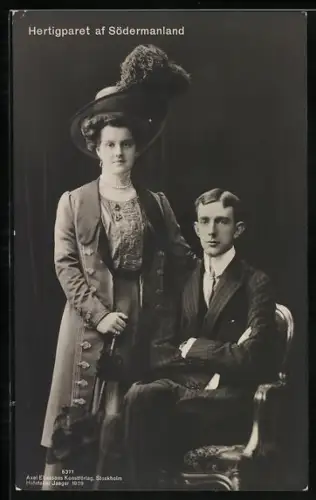 AK Königspaar von Schweden vornehm gekleidet