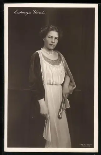 AK Erzherzogin Gabriele, Portrait mit Hochsteckfrisur