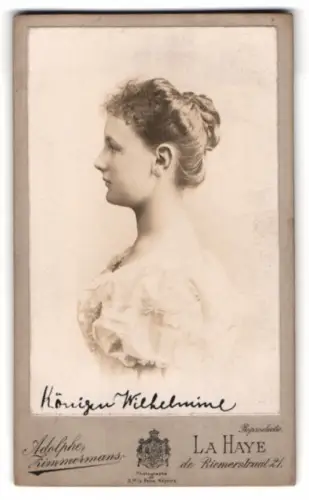 Fotografie Adolphe Zimmermann, La Haye, Wilhelmina von Oranien-Nassau, Königin der Niederlande im Seitenprofil