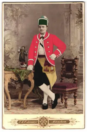 Fotografie F. X. Ostermayr, München, junger Schäffler / Böttcher in Uniform des J. H. 1900, Handkoloriert