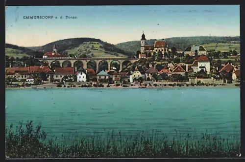AK Emmersdorf a. d. Donau, Ortspanorama mit Viadukt von der Donau aus