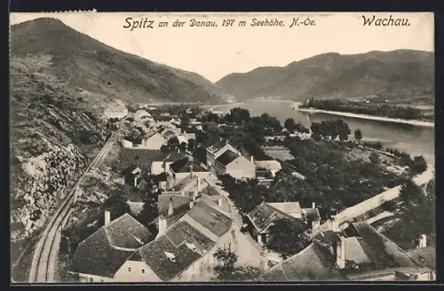 AK Spitz an der Donau, Teilansicht mit Strassenpartie in der Wachau