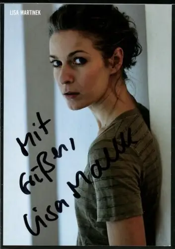 AK Schauspielerin Lisa Martinek im T-Shirt, Autograph