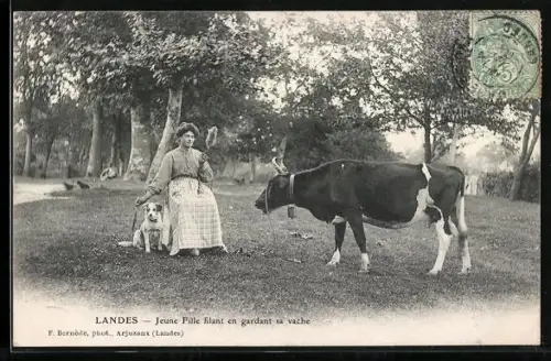 AK Landes, Jeune Fille filant en gardant sa vache