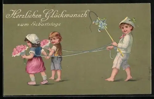 Präge-AK Junge mit einem Gespann aus zwei kleinen Kindern mit Blumensträussen