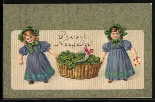 Präge-AK Zwei Kinder tragen einen Korb voller Klee mit einem Hufeisen, Prosit Neujahr