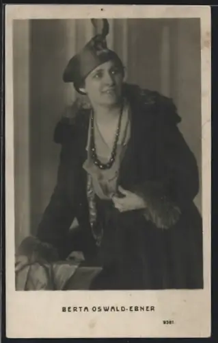AK Schauspielerin Berta Oswald-Ebner im Mantel