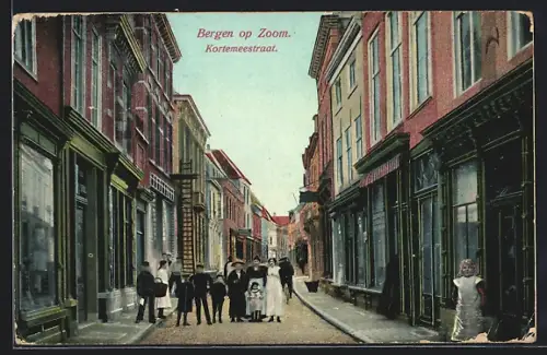 AK Bergen op Zoom, Kortemeestraat mit Passanten