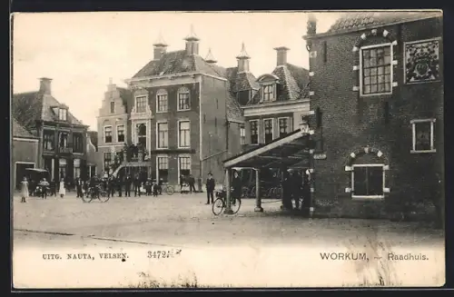 AK Workum, Strassenpartie am Rathaus