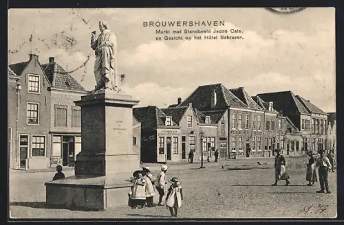 AK Brouwershaven, Markt met Standbeeld Jacob Cats, Hotel Schraver
