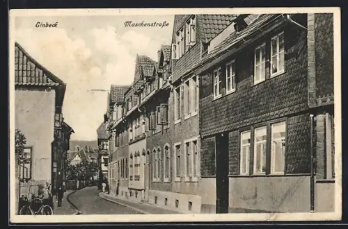 AK Einbeck, Maschenstrasse mit Passanten