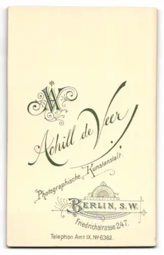 Fotografie Achill de Veer, Berlin, Friedrichstrasse 247, Porträt eines eleganten Herrn