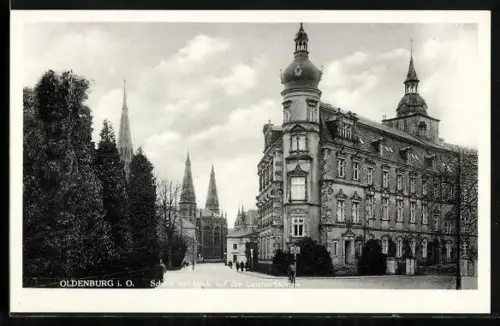 AK Oldenburg / Gr., Schloss mit Blick auf die Lambertikirche