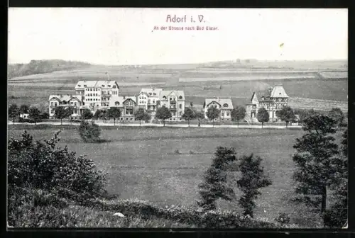 AK Adorf i. V., An der Strasse nach Bad Elster