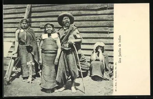 AK Una familia de indios