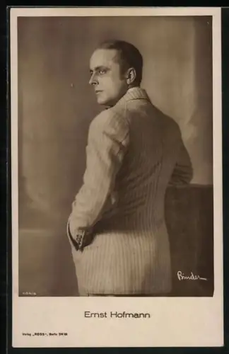 AK Rückenansicht von dem Schauspieler Ernst Hofmann