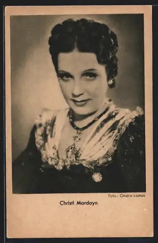AK Schauspielerin Christl Mardayn mit lockiger Frisur und Halskette im Kleid