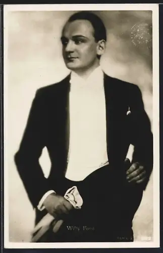 AK Schauspieler Willy Forst im Frack mit Fliege