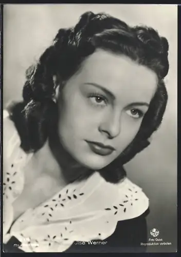 AK Schauspielerin Jilse Werner im Halbprofil