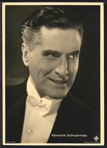 AK Schauspieler Albrecht Schoenhals mit zurückgekämmtem Haar