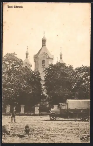 AK Brest-Litowsk, LKW vor der Kirche