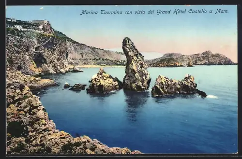 AK Taormina, Marina Taormina con vista del grand hôtel Castello a Mare