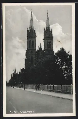 AK Leslau, Kathedrale mit Strassenpartie