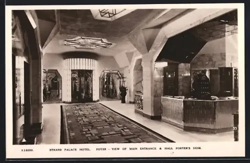 AK London, Strand Palace Hotel, Foyer, view of Main Entrance, Hall Porters Desk