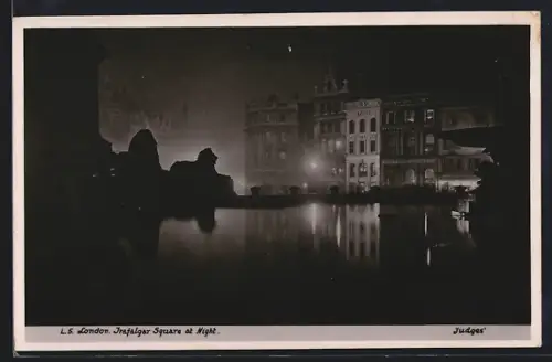 AK London, Trafalgar Square at Night