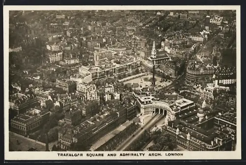 AK London, Trafalgar Square and Admiralty Arch