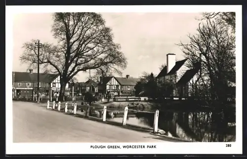AK London, Worchester Park, Plough Green