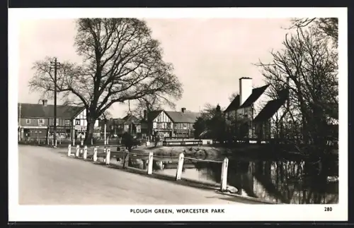 AK London, Worchester Park, Plough Green